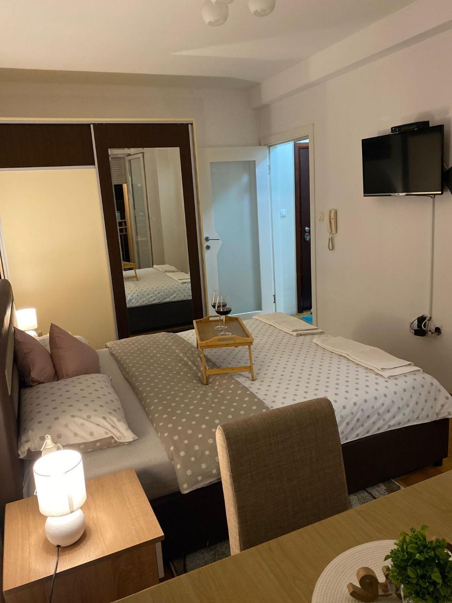 Apartman Ns Dan Centar Novi Sad Exteriör bild